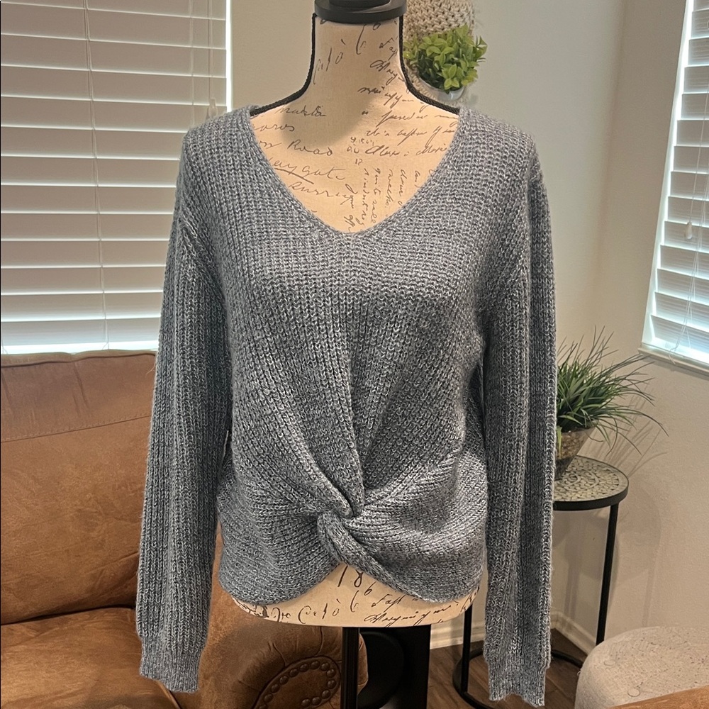 🍀Woven Heart Charcoal V-Neck Twist Sweater